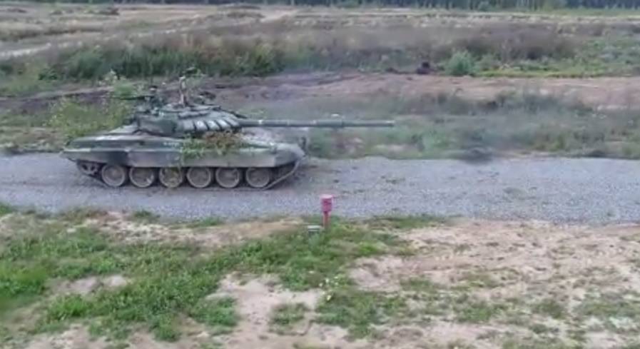Видео: танкисты-десантники произвели стрельбы в Пскове