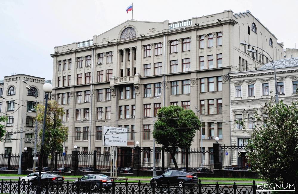 Российская полиция объявила в розыск жену экс-сотрудника администрации президента Смоленкова