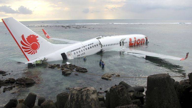 Названы причины крушения Boeing 737 MAX в Индонезии