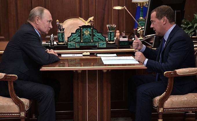 Рабочая встреча с&nbsp;Председателем Правительства Дмитрием Медведевым