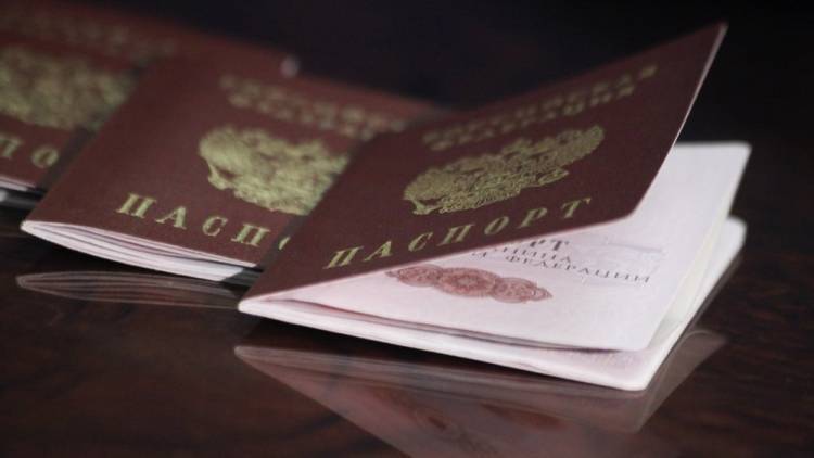 Более 35 тысяч уроженцев ДНР и ЛНР получили российские паспорта