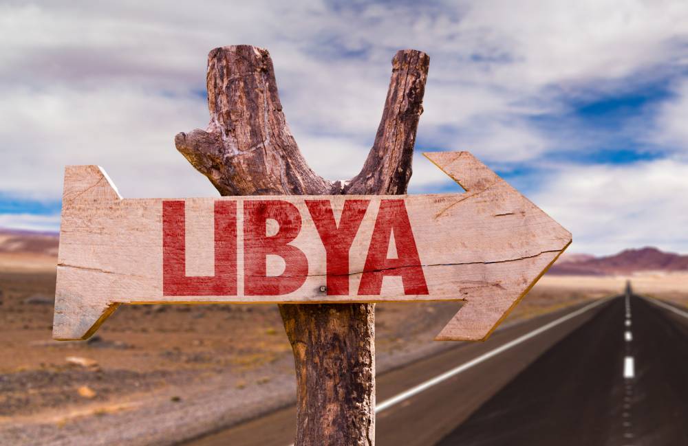 В Ливии дорогие автомобили угоняют вместе с их владельцами