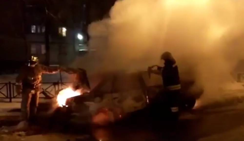 Две иномарки горели в Калининградской области ночью