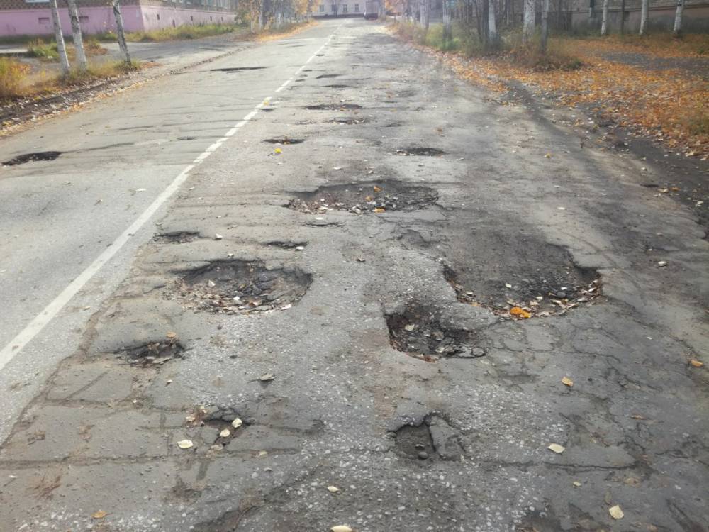 Прокуратура потребовала отремонтировать дороги в Порховском районе