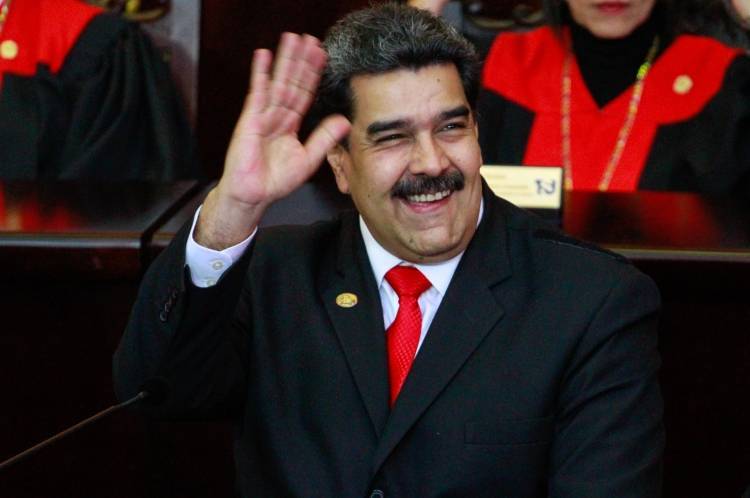 Президент Венесуэлы прилетает в Москву