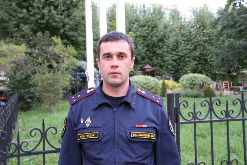 Охранять порядок в тюрьмах сотрудникам УФСИН Петербурга помогают четвероногие напарники