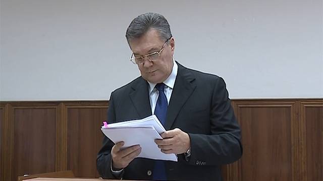 Европейский суд снял санкции с Януковича