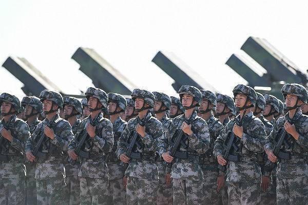 В параде в честь основания КНР примут участие 15 тысяч военных