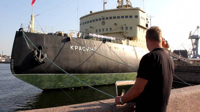 Бывший сотрудник ледокола "Красин" бьет тревогу об аварийном состоянии музея