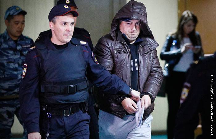 Расстрелявшего коллег московского полицейского проверят на вменяемость