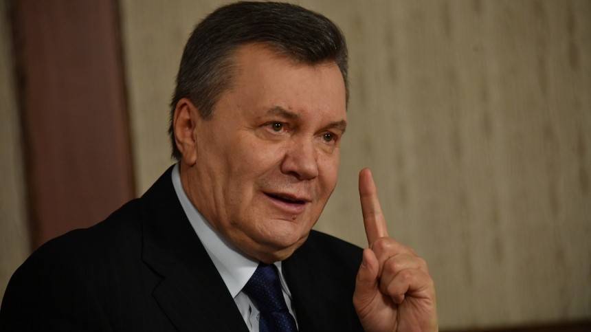 Адвокат заявил, что Янукович готовится к возвращению на Украину