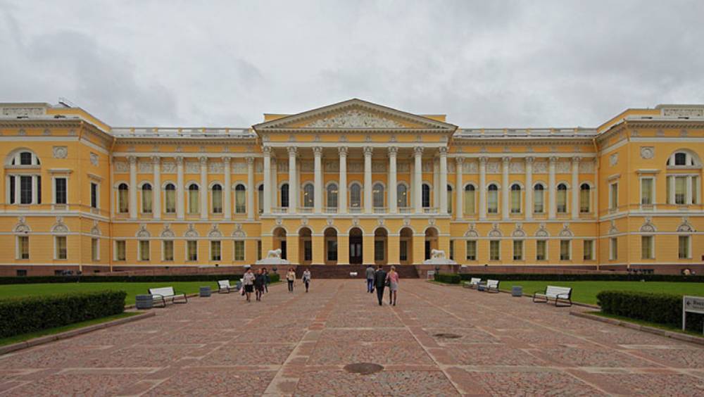 Перед Михайловским дворцом в Петербурге установят копию картины Репина из шоколадных конфет