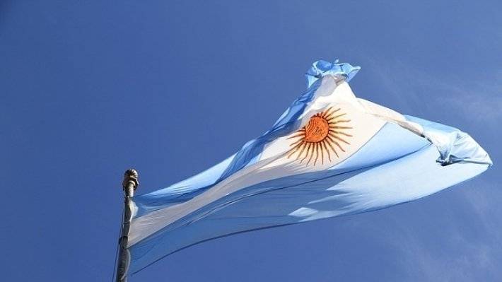 Полуторагодовую девочку из Аргентины спасли из пятиметровой скважины