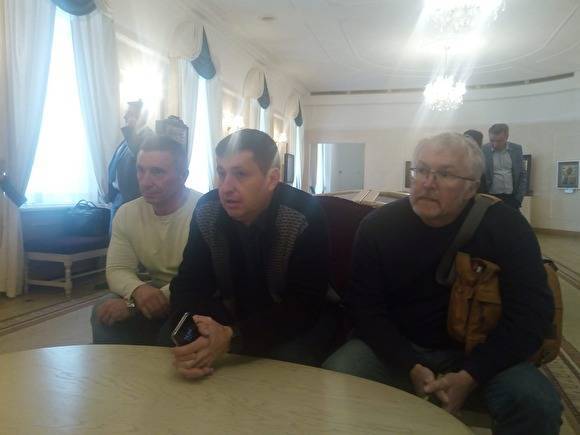 Куйвашев обсудил будущий опрос о храме святой Екатерины с городскими активистами