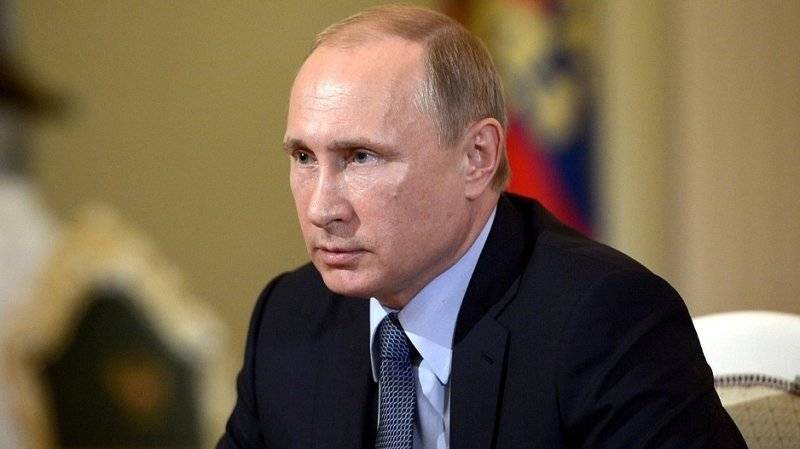 Путин на совещании с правительством обсудит меры повышения доходов россиян