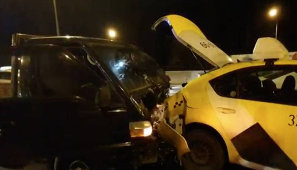 Авария с участием шести автомобилей произошла на МКАД