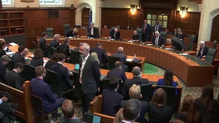 Британский парламент возобновляет работу по решению суда