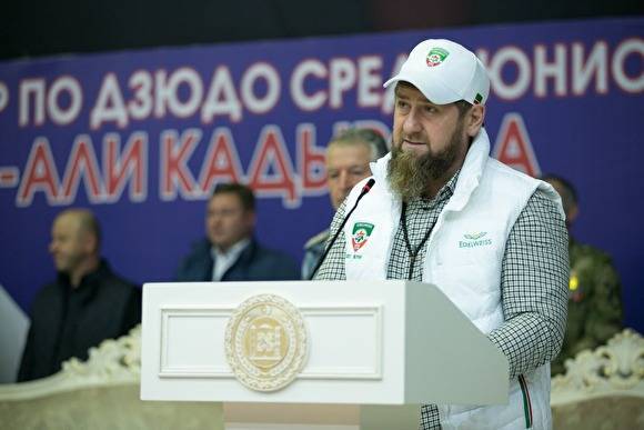 Кадыров заявил, что в Чечне намерены запретить электронные сигареты и вейпы