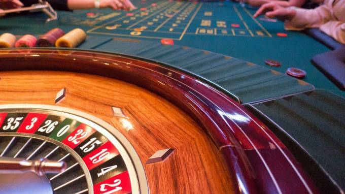 Двое петербуржцев открыли в Приморском районе нелегальное казино
