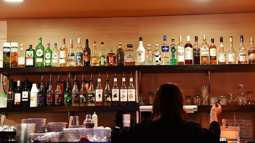 Госдума одобрила запрет продажи алкоголя в кафе в жилых домах