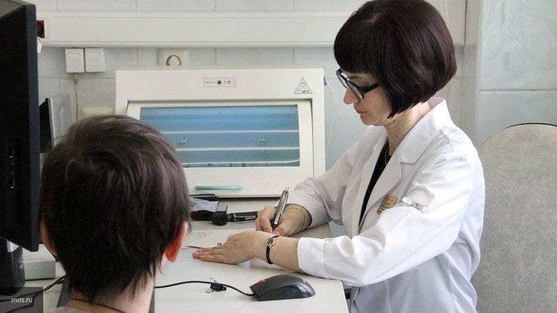 Путин поручил увеличить стимулирующие выплаты врачам и учителям в ДФО в два раза