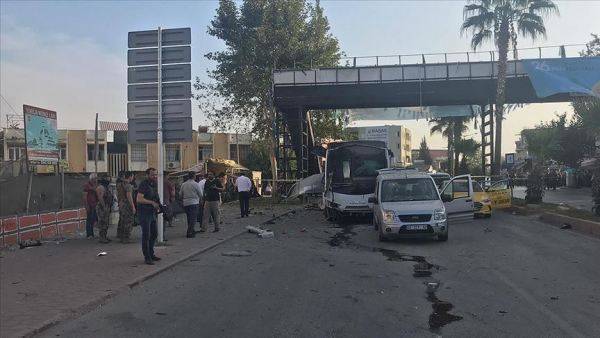 На юге Турции подорвался автобус с полицейскими