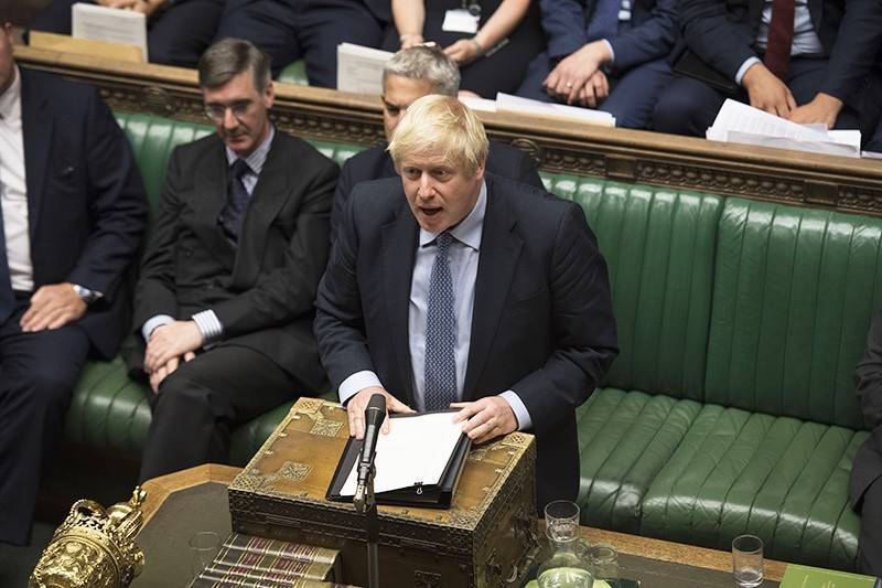 Британский парламент срочно вернулся с каникул после поражения Джонсона