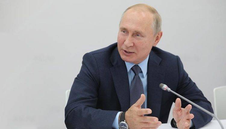Путин поздравил сборную России по борьбе с победой на ЧМ