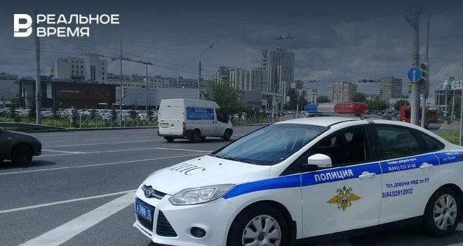 В Татарстане нетрезвый водитель протаранил припаркованное авто