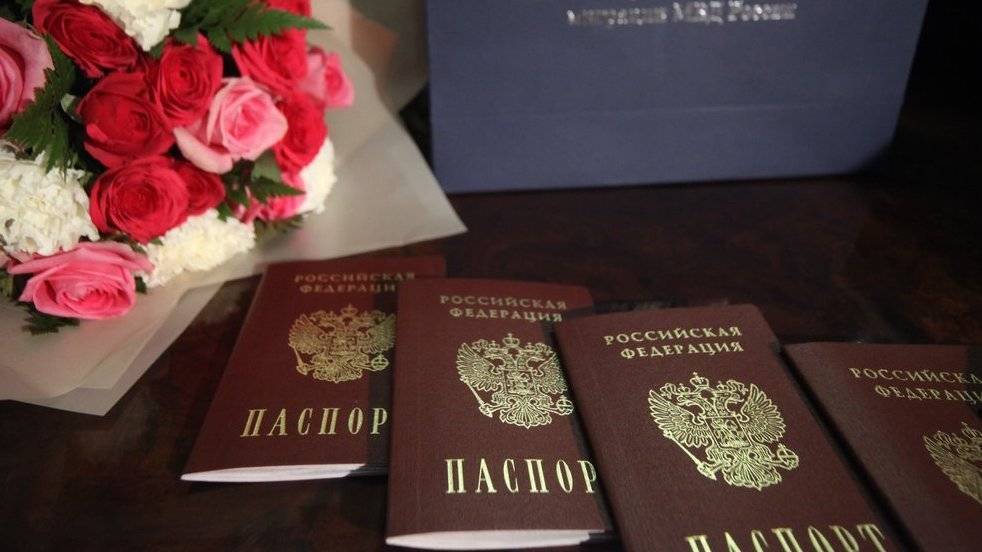 ДНР организовала спецрейсы из Горловки в Ростовскую область для получения паспортов РФ