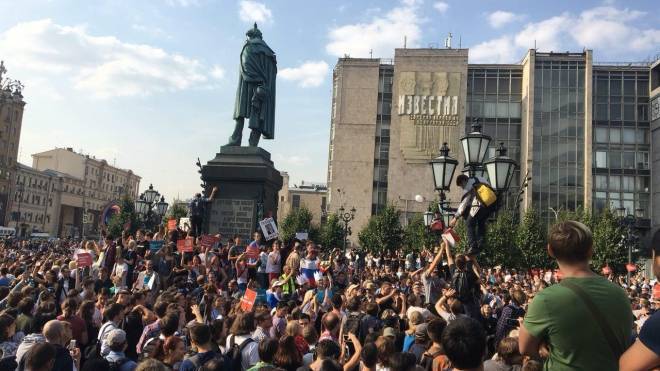 Более 200 несовершеннолетних были задержаны на незаконных акциях навальнистов в Москве