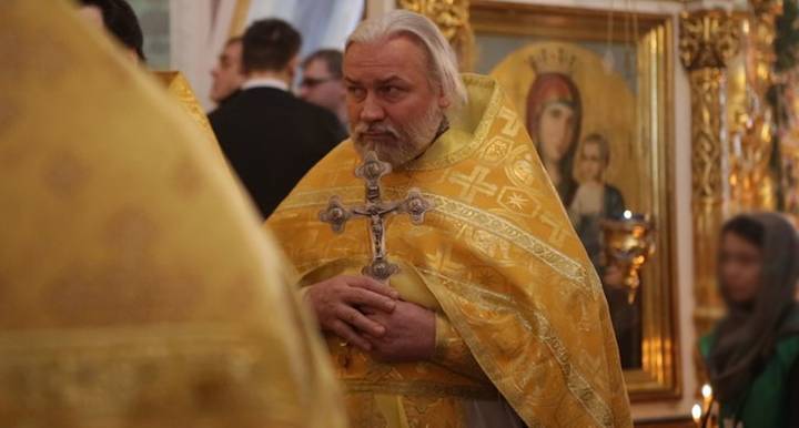 В Оренбурге священник арестован по обвинению в изнасилованиях несовершеннолетних. В его семье 70 приемных детей