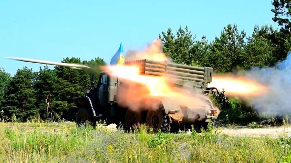 Донбасс сегодня: ДНР и ЛНР под огнем артиллерии, мирные жители охотятся на солдат ВСУ