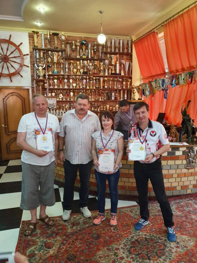 Глазовские шашисты победили во всероссийском турнире «Крымский мост»