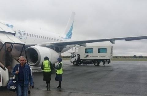 Авиакомпания «Ямал» заменит самолет, который остановили перед самым вылетом из Рощино