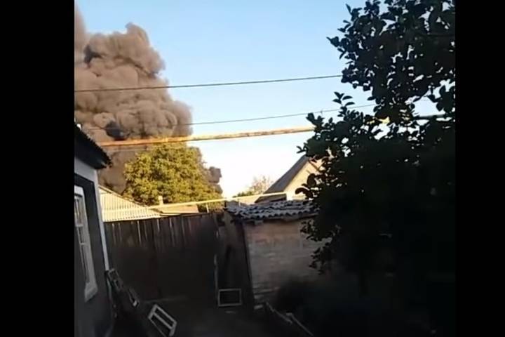 В Донецке происходят взрывы на складе боеприпасов
