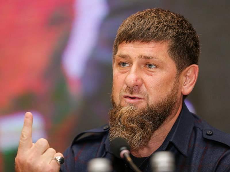 СМИ рассказали об извинениях Зеленского перед Кадыровым