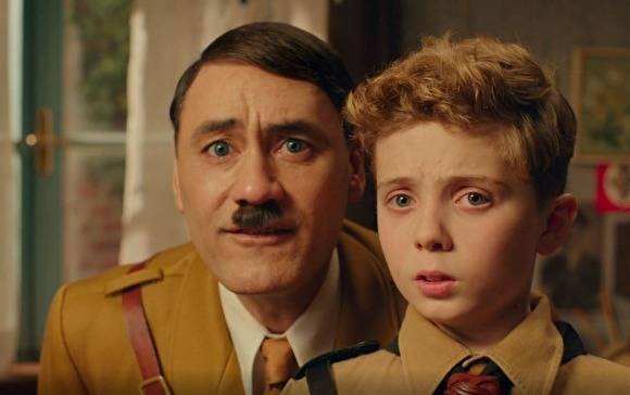 Антивоенная комедия о воображаемом Гитлере от режиссера «Тора» не выйдет в прокат в России