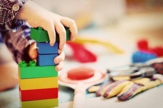 В Мосгордуме планируют законодательно закрепить требования к работникам детских комнат