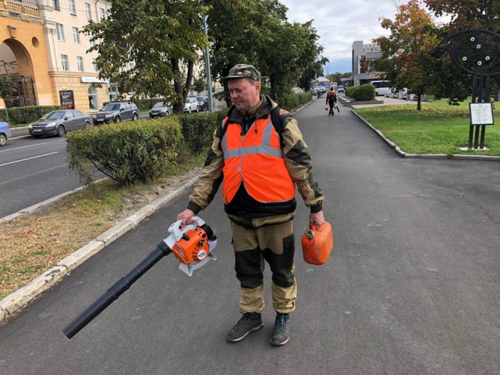 Для уборки улиц в Петрозаводске стали использовать специальные пылесосы