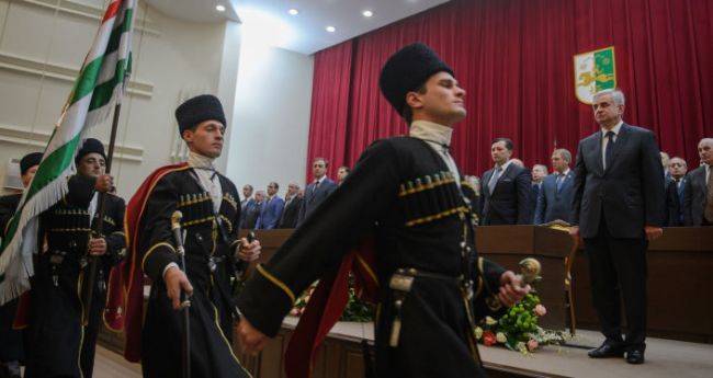 На инаугурацию президента Абхазии приглашены 800 человек
