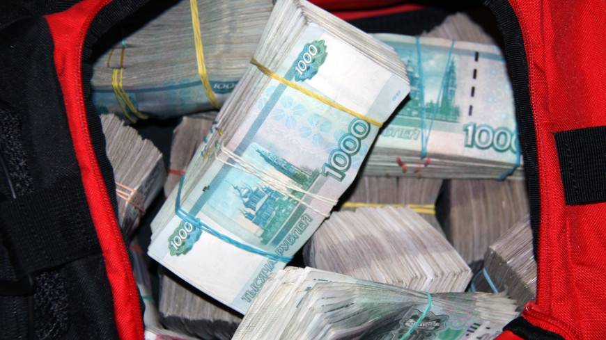 Налетчики в Москве отобрали у прохожего рюкзак с 20 млн рублей