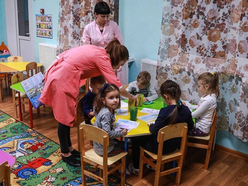 Власти выделят более 90 млрд рублей на детские пособия
