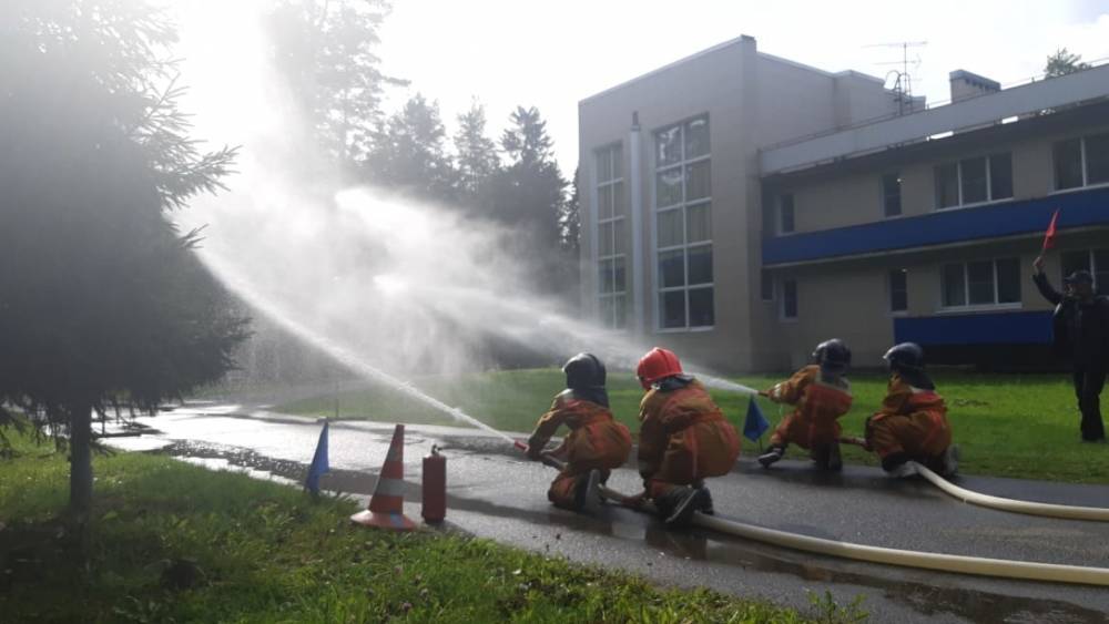 Юные пожарные Красносельского района заняли четвертое место в общегородском слете
