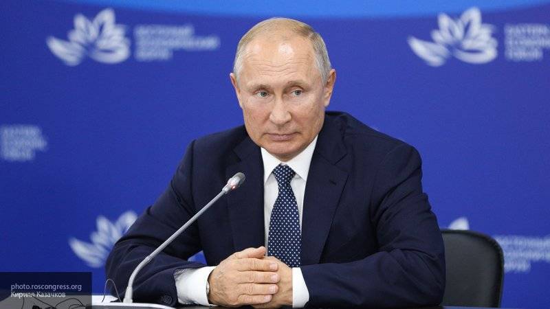 Путин призвал не забрасывать деньгами отрасли экономики