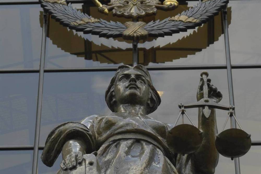 Судебные приставы могут получить право выламывать двери россиян