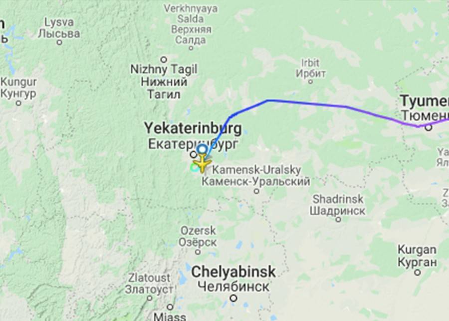 Самолет из Москвы сел в Екатеринбурге из-за плохого самочувствия пассажира