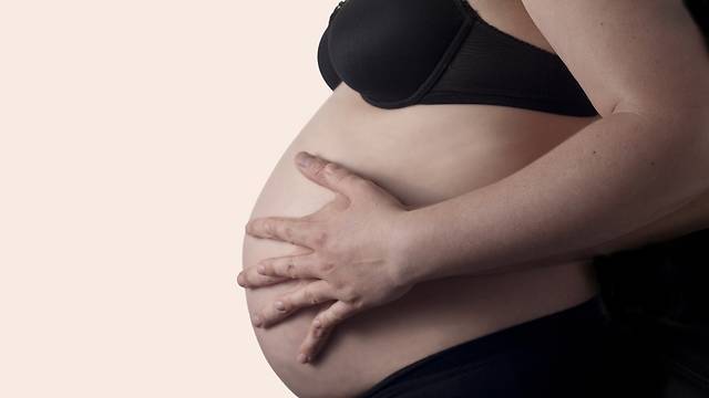 Врач перепутал карточки: беременной женщине по ошибке сделали аборт