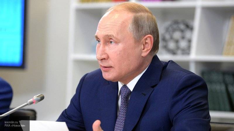 Путин поручил следить за ситуацией с прохождением отопительного сезона в регионах