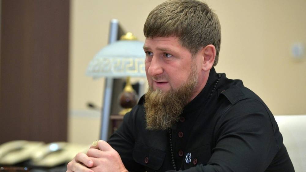 Кадыров предложил запретить ввоз и распространение электронных сигарет в Чечне